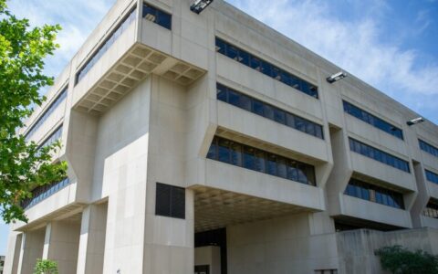Posvar Hall exterior